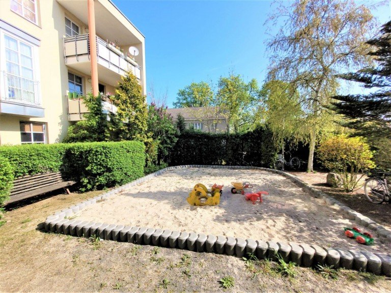 Hausansicht Luckenwalde Wohnung Moderne 2 - Zimmerwohnung in zentraler Lage - Balkon - Wannenbad