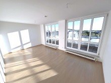 Wohnzimmer Exklusive Terrassenwohnung im Penthouse-Style  - 2 Terrassen - Bezugsfrei - Lift - TG-Stellpl. -