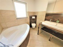 Dusch-Wannenbad PROVISIONSFREI | Zernsdorf | Bezugsfrei | Attraktiver Bungalow inkl. Uferparzelle und Baupotential in Seen�he