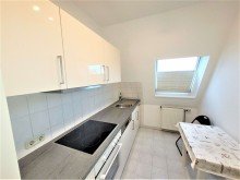 Neuwertige Einbauk�che Komfortable 2 - Zimmerwohnung in zentraler Lage - 2 Balkone - EBK - Lift