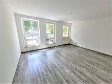 Wohnzimmer *WBS* Sonnige 2 - Zimmerwohnung in zentraler Lage  - Erdgeschoss - Wannenbad