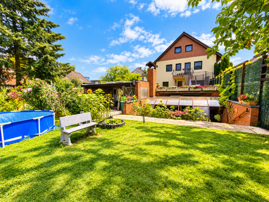 Hausansicht, Garten Zweifamilienhaus Berlin
