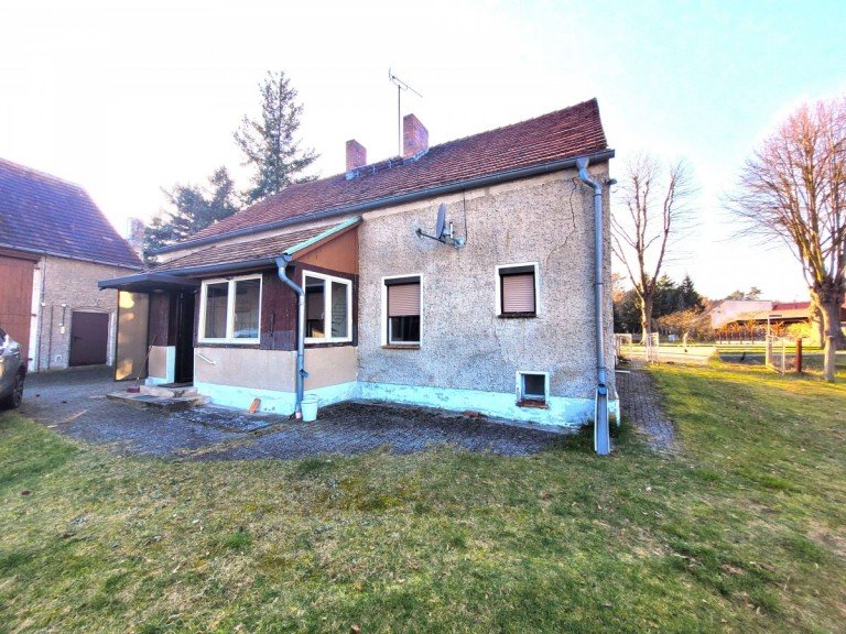 Hausansicht Staakow Einfamilienhaus Staakow - Handwerkerobjekt mit Potenzial inkl. Ufergrundst�ck an der Dahme -