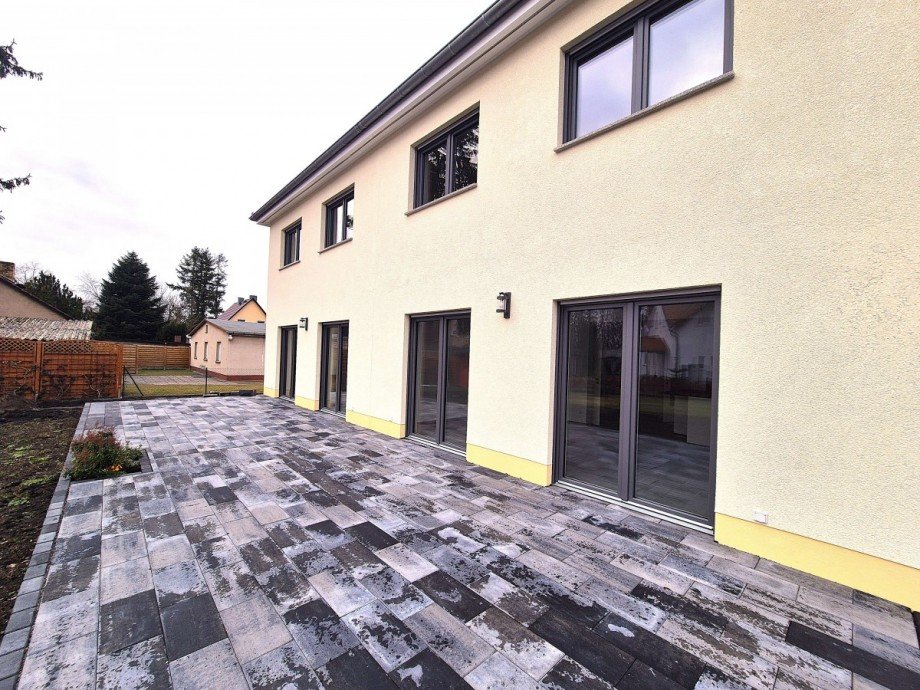 Hausansicht, Terrasse Doppelhaush�lfte Zossen OT W�nsdorf
