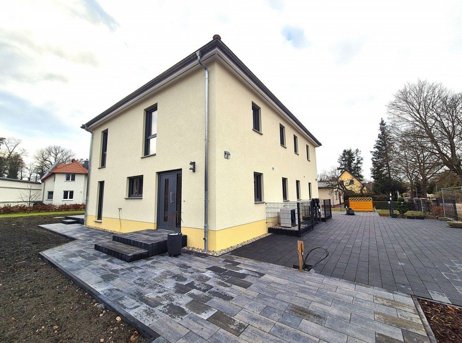 Hausansicht Doppelhaush�lfte Zossen OT W�nsdorf