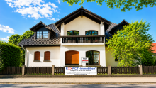 S�dansicht Stilvolles Architektenhaus in naturvoller Umgebung - Einliegerwohnung - Innenpool - Keller -