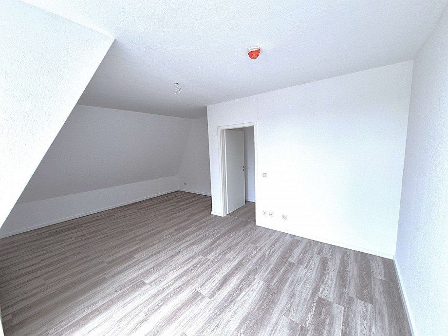 Zimmer I Dachgeschosswohnung K�nigs Wusterhausen