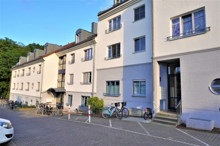 Wohnanlage Erkner Etagenwohnung Erkner | Attraktive 4-Zimmerwohnung | S�dbalkon | Wannenbad | Hobbyraum | Pkw-Stellplatz |