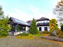 Hausansicht-Poolgeb�ude Stilvolles Architektenhaus in naturvoller Umgebung - Einliegerwohnung - Innenpool -