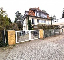 Hausansicht Sonnige 3 - Zimmerwohnung in bester Wohnlage - Balkon - Wannenbad - EBK - G�ste-WC -