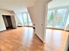 Wohnung Komfortable 2 - Zimmerwohnung in zentraler Lage - 2 Balkone - EBK - Lift