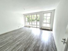 Wohnzimmer *WBS* Sonnige 2 - Zimmerwohnung in zentraler Lage - Balkon - Wannenbad -