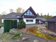 Nordansicht Stilvolles Architektenhaus in naturvoller Umgebung - Einliegerwohnung - Innenpool -