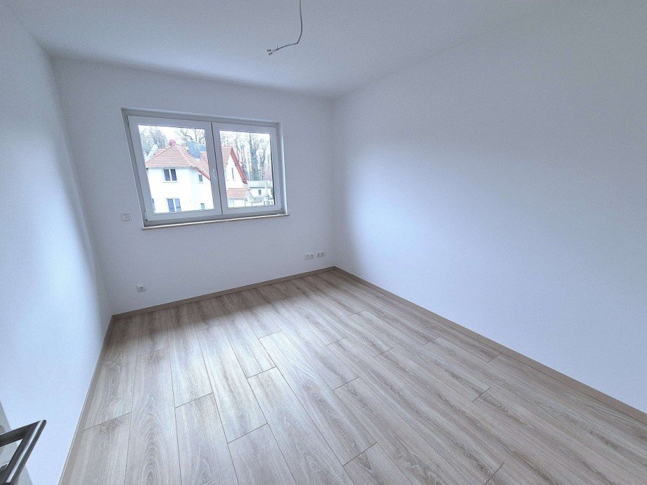 Schlafzimmer OG Doppelhaush�lfte Zossen OT W�nsdorf