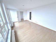 Wohnzimmer Exklusive Terrassenwohnung im Penthouse-Style  - 2 Terrassen - Bezugsfrei - Lift - TG-Stellpl. -