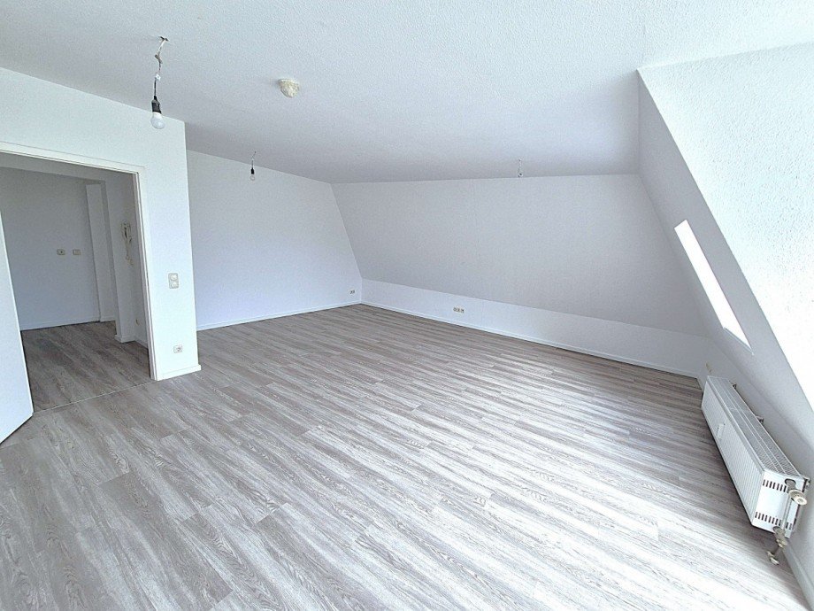 Zimmer II Dachgeschosswohnung K�nigs Wusterhausen