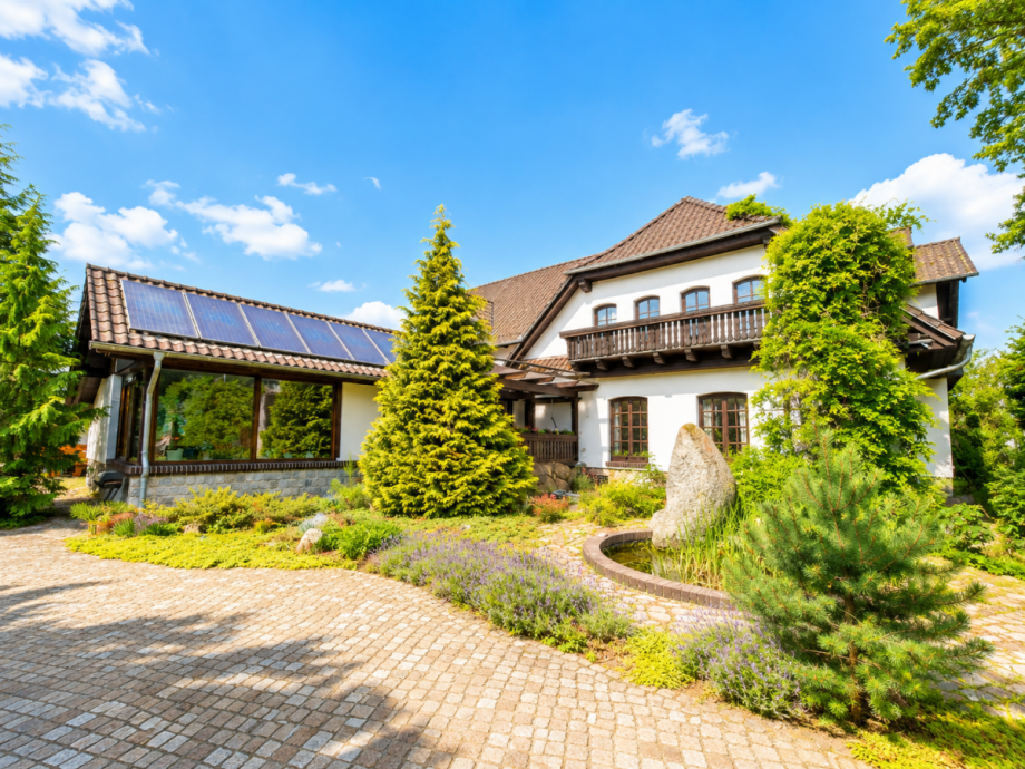 Hausansicht-Poolgeb�ude Einfamilienhaus Krausnick-Gro� Wasserburg