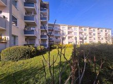 Hausansicht Tempelhof | Bezugsfrei | Charmante 3-Zimmerwohnung | S�dbalkon | Duschbad | Pkw-Stellplatz |
