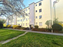 Hausansicht Tempelhof | Bezugsfrei | Charmante 3-Zimmerwohnung | S�dbalkon | Duschbad | Pkw-Stellplatz |
