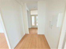 Zentraler Flur Sonnige 3 - Zimmerwohnung in zentraler Lage - Balkon - Loggia - Lift - Parkhaus