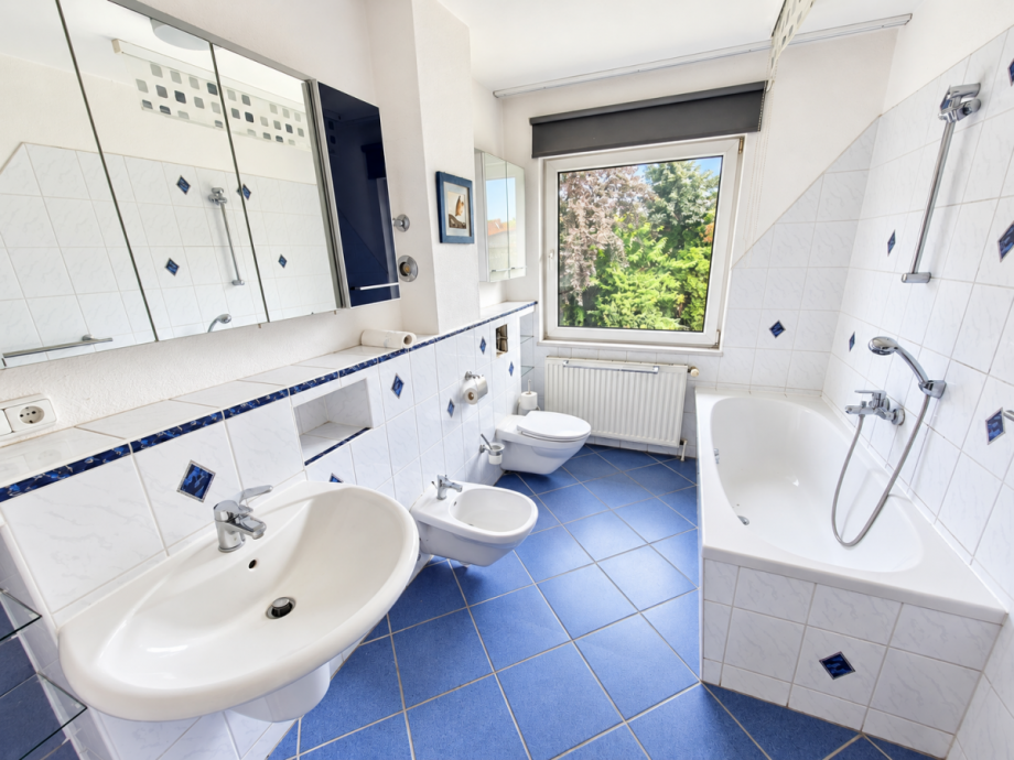 Wannenbad EG Einfamilienhaus Berlin