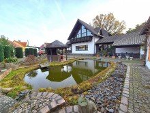 Hausansicht-Garten Stilvolles Architektenhaus in naturvoller Umgebung - Einliegerwohnung - Innenpool -