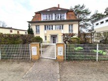 Hausansicht Sonnige 3 - Zimmerwohnung in bester Wohnlage - Balkon - Wannenbad - EBK - G�ste-WC -