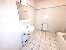 Wannenbad Komfortables Apartment mit S�dbalkon und neuer EBK in zentraler Lage