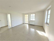 Wohnzimmer Moderne 2 - Zimmerwohnung in zentraler Lage - Balkon - Wannenbad