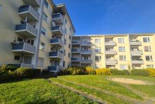 Hausansicht Tempelhof | Bezugsfrei | Charmante 3-Zimmerwohnung | S�dbalkon | Duschbad | Pkw-Stellplatz |